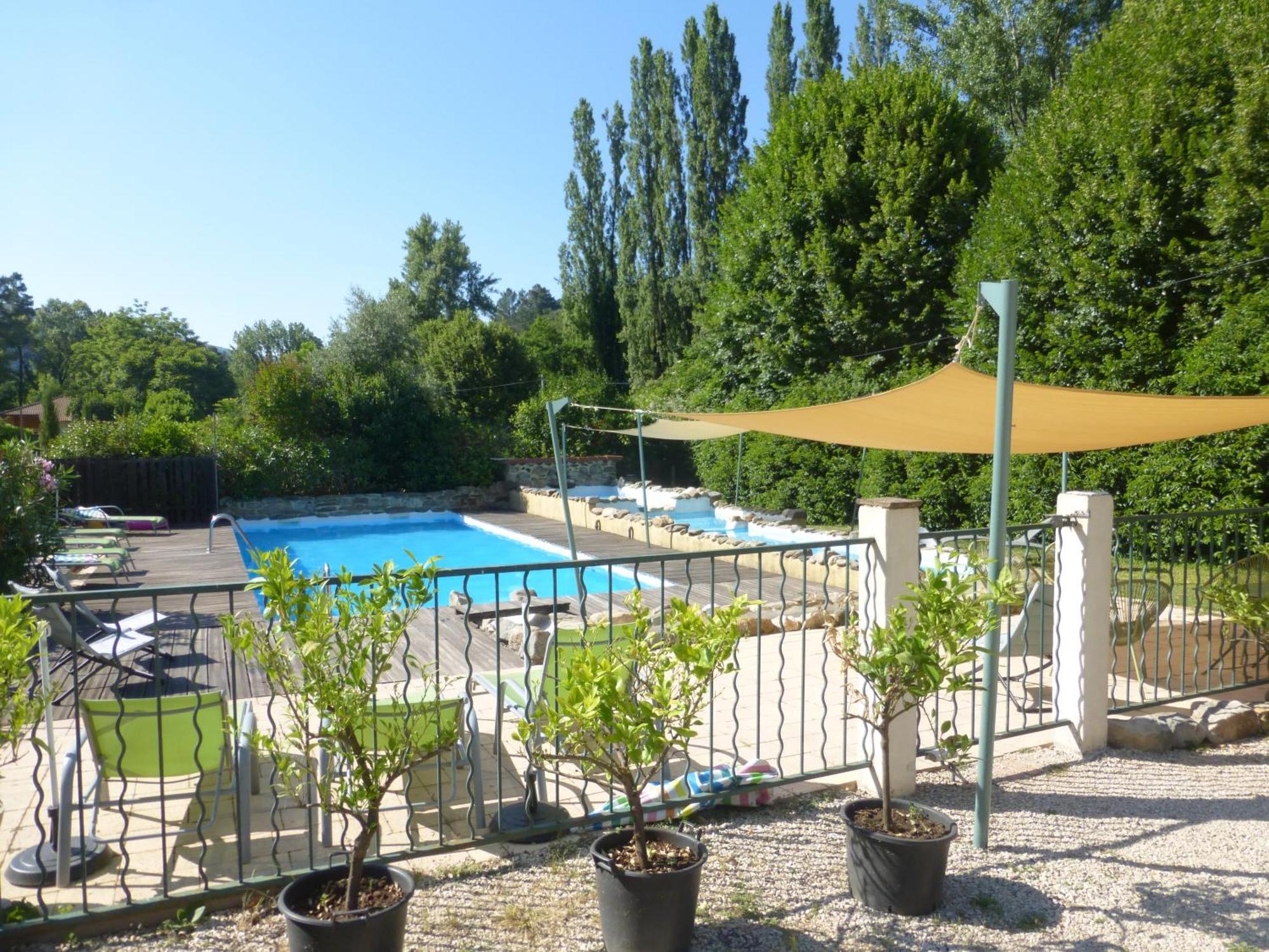 Chateau Du Fraissinet, 6 Gites Sleeping 2-8 Guests, Pool And River On Site La Tronche  Экстерьер фото