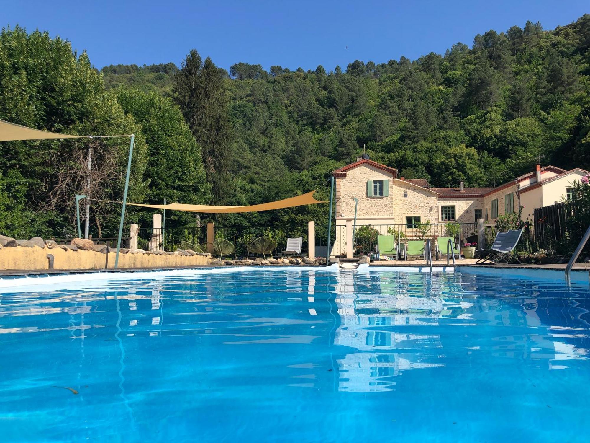 Chateau Du Fraissinet, 6 Gites Sleeping 2-8 Guests, Pool And River On Site La Tronche  Экстерьер фото