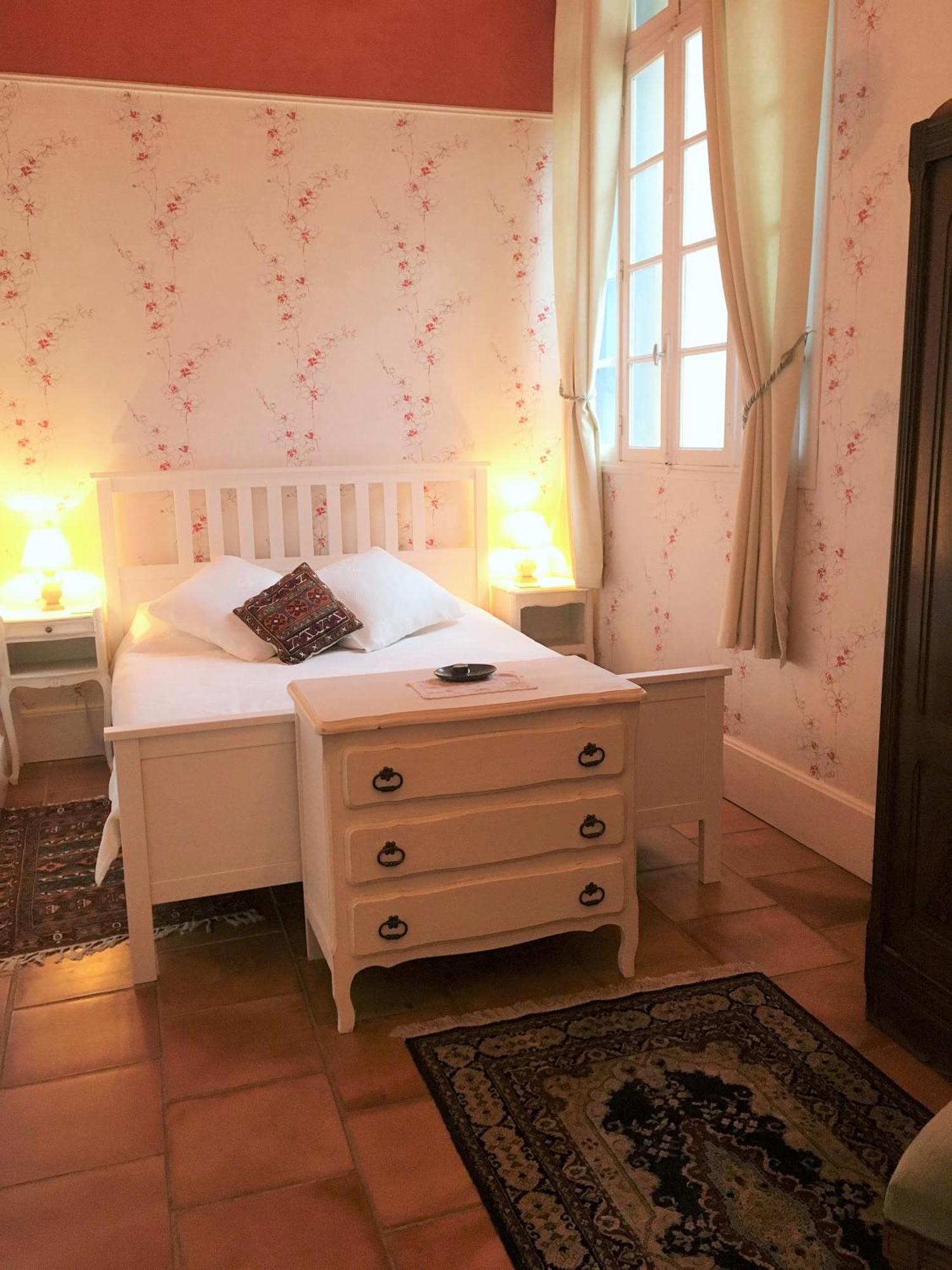Chateau Du Fraissinet, 6 Gites Sleeping 2-8 Guests, Pool And River On Site La Tronche  Экстерьер фото