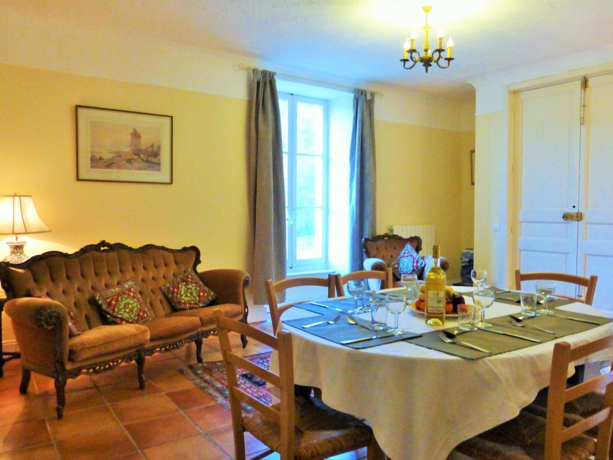 Chateau Du Fraissinet, 6 Gites Sleeping 2-8 Guests, Pool And River On Site La Tronche  Экстерьер фото