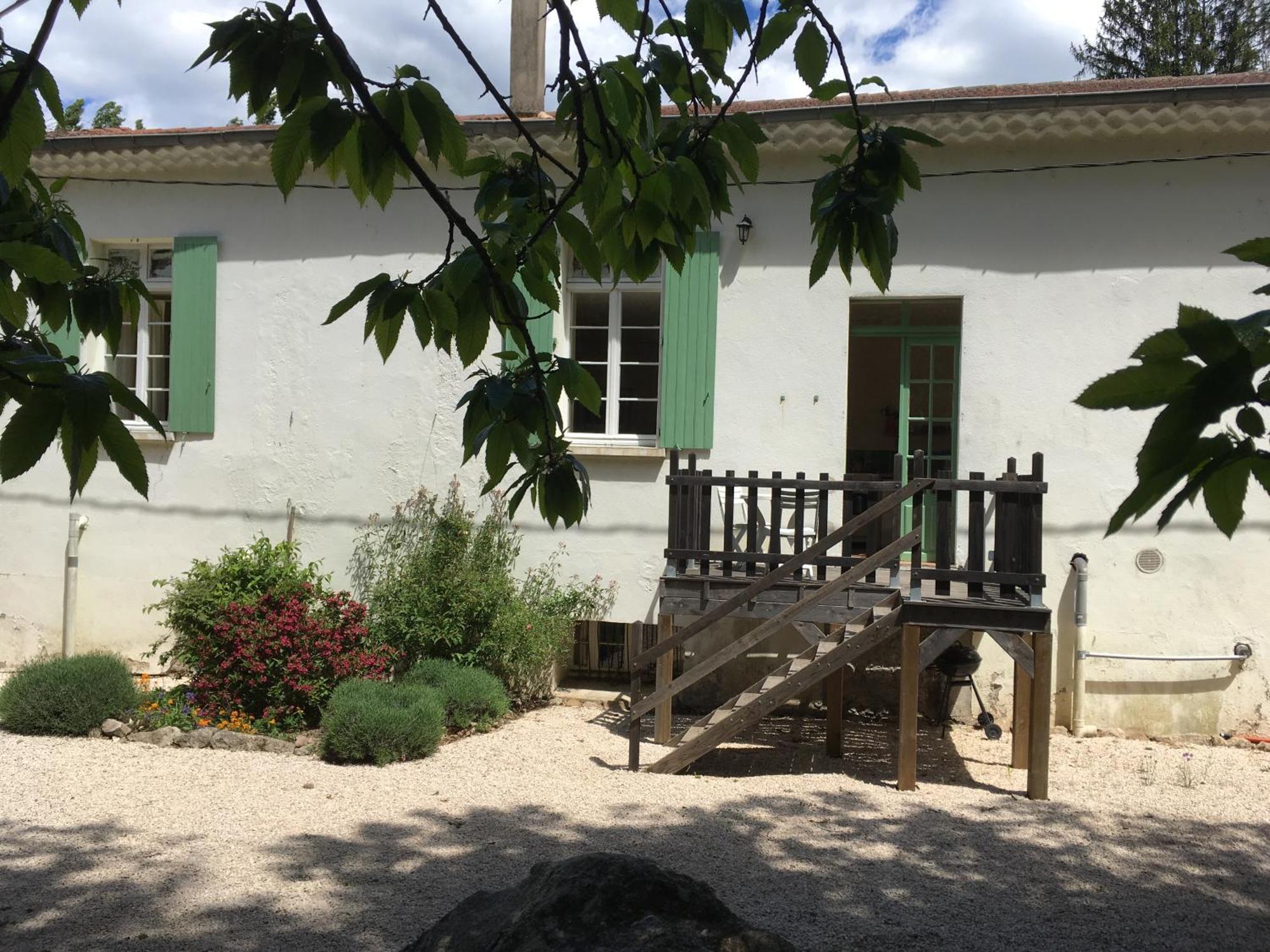 Chateau Du Fraissinet, 6 Gites Sleeping 2-8 Guests, Pool And River On Site La Tronche  Экстерьер фото