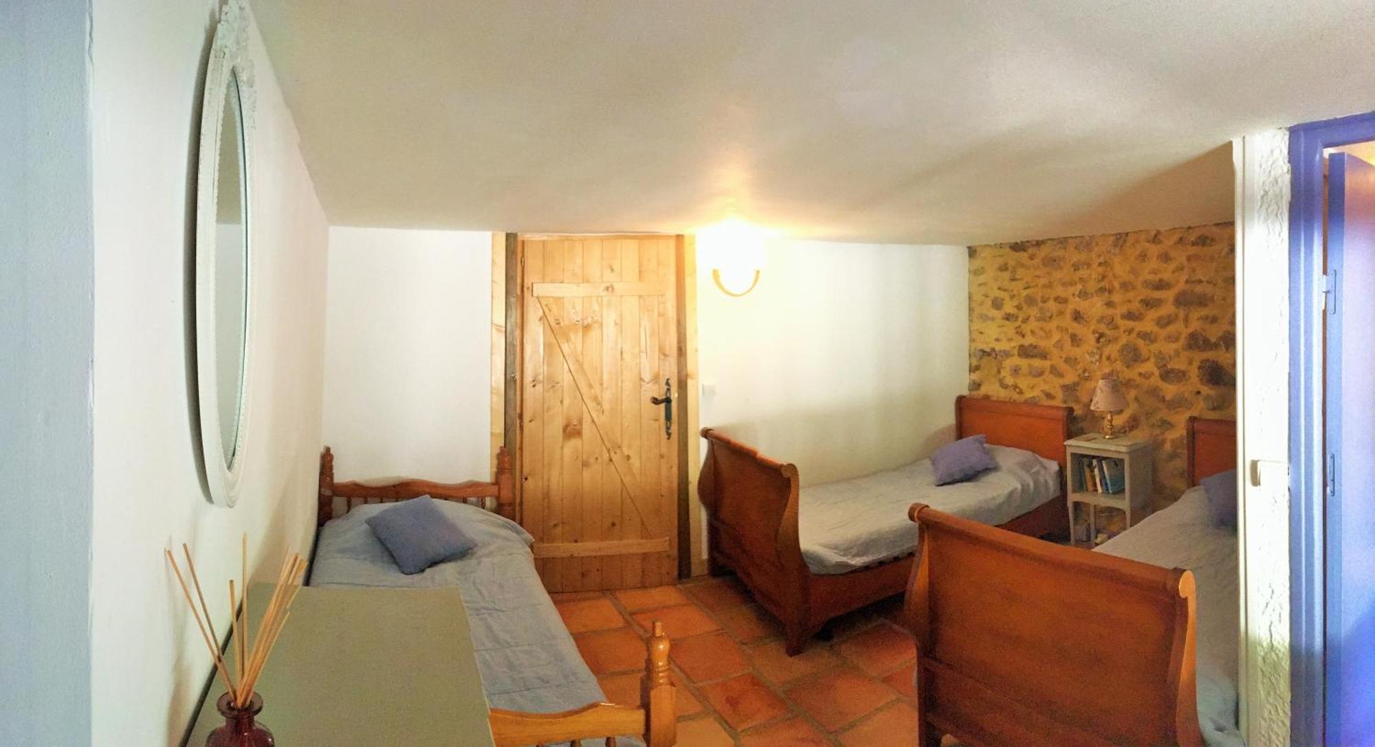 Chateau Du Fraissinet, 6 Gites Sleeping 2-8 Guests, Pool And River On Site La Tronche  Экстерьер фото